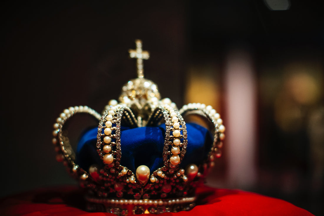 The Historical Significance of Jewelry: Stories of Curses, Heists, and Cultural Symbolism"